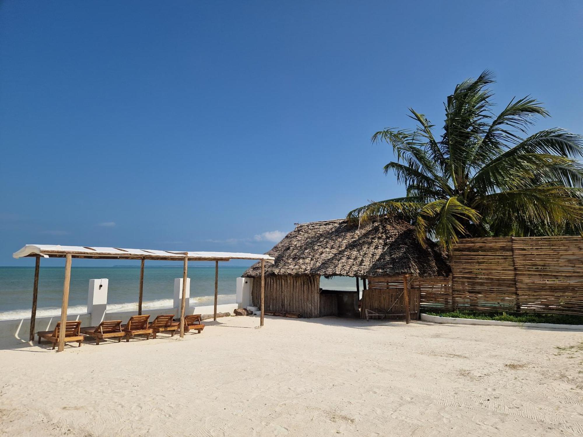 Uroa Zanzibar Vera Beach Hotel By Moonshine Dikoni Habitación foto